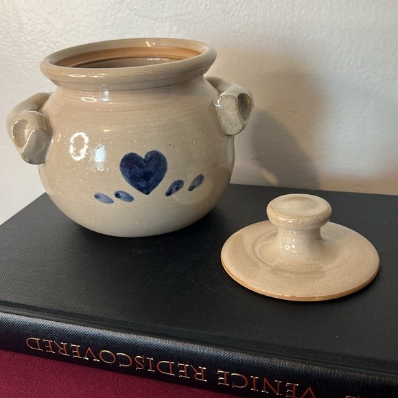 Handmade Stoneware Country Cottage Garlic Keeper w/ Blue Heart Design Signed - Picture 2 of 9